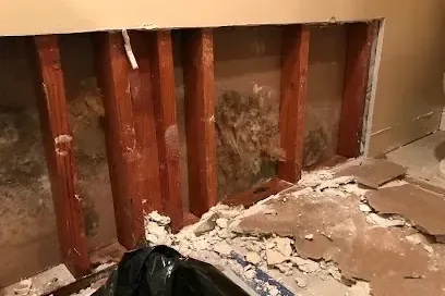Opened wall cavity drying out after a frozen pipe split inside it